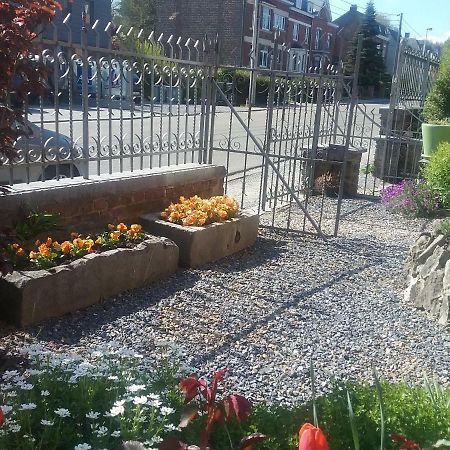 B&B Au Jardin Fleuri Marche-en-Famenne Zewnętrze zdjęcie