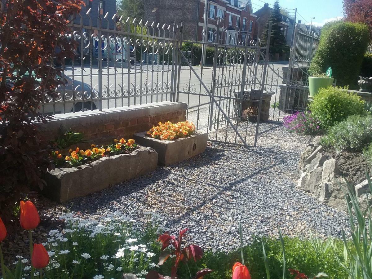 B&B Au Jardin Fleuri Marche-en-Famenne Zewnętrze zdjęcie